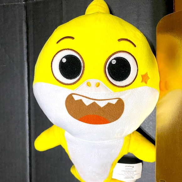 BABY SHARK SINGING & DANCING 2020 PLUSH WOW WEE EMBROIDERED WORKS! - Picture 5 of 14